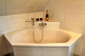 Unclassified image, 2 of 24, button