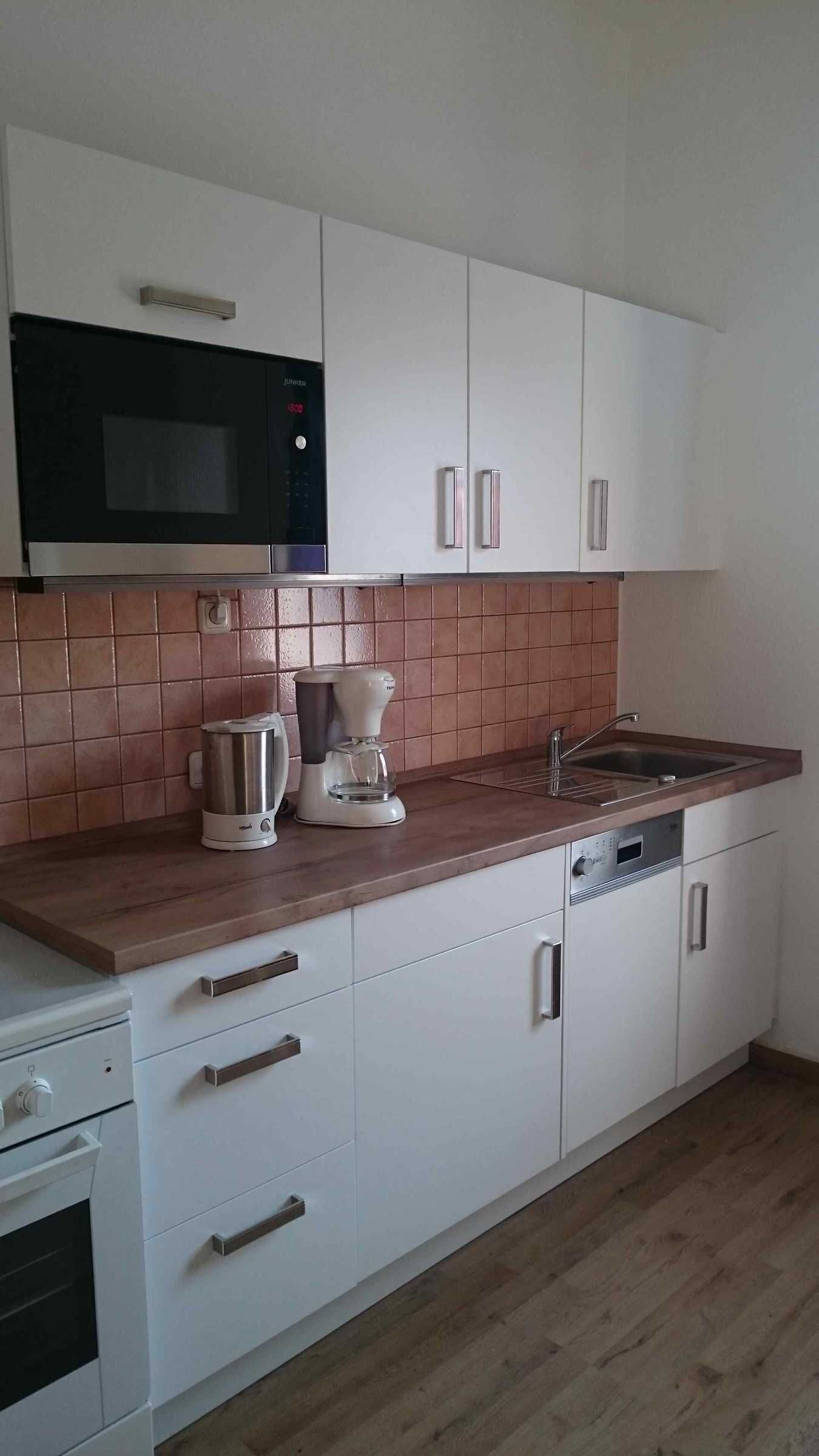 Kühlschrank, Mikrowelle, Ofen, Geschirrspüler