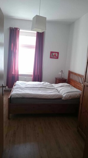 1 室のベッドルーム、WiFi、ベッドシーツ