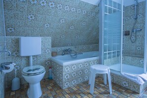 Unclassified image, 4 of 9, button