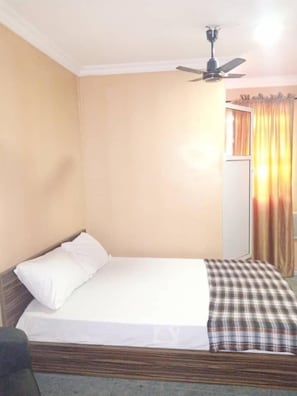 Junior Double Room, 1 Double Bed | Premium bedding, free WiFi - Legendary Inn & Lounge (Lagos)