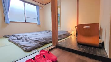 Japanese style double room | Free WiFi, bed sheets