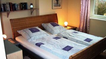 1 bedroom, WiFi, bed sheets