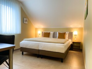 2 habitaciones, caja de seguridad en la habitación y cuna de viaje 