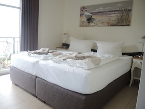 1 bedroom, in-room safe, desk, WiFi