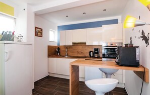 Kühlschrank, Herdplatte, Geschirrspüler