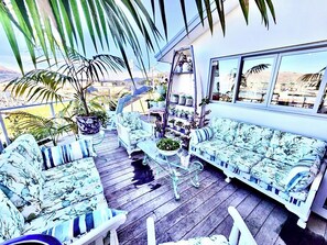 Sea and Bay views in style - Boatique House | Living area - Lyttelton Boatique House (Christchurch)