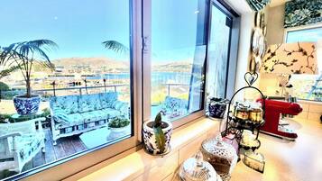 Sea and Bay views in style - Boatique House | Private kitchen