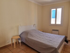 2 bedrooms