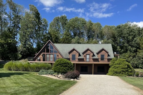 Sunrise Apt. - Peaceful Country Setting- Reasonable Distance to Hocking Hills 