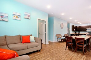 Smart TV, DVD player - 8 Private Bedrooms+Bathrooms! HUGE POOL+KITCHEN+PRIVATE RETREAT By the Beach!!! (Myrtle Beach)