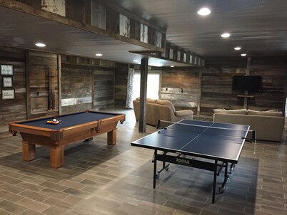 Spacious Hocking Hills Lodge/Cabin