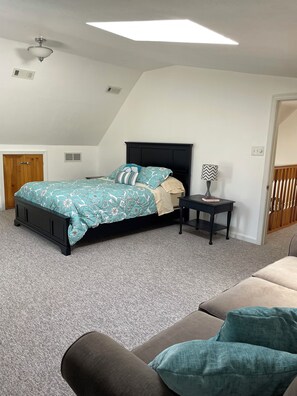 7 bedrooms, iron/ironing board, free WiFi, bed sheets