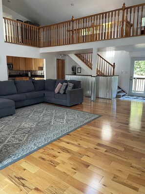 Smart TV, fireplace, DVD player, ping pong