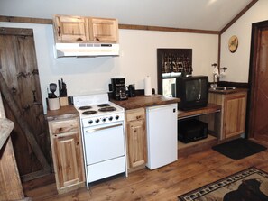 Fridge, microwave, oven, stovetop - WATERFRONT and AFFORDABLE (Warrensburg)
