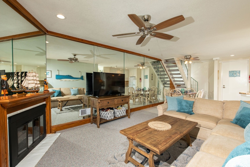 Stunning Ocean Views, Pool, Fitness Center & 2 Parking Spaces Included - Oceanside, CA