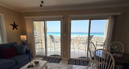#201- GULF FRONT, END UNIT. BOOKING SPRING AND SUMMER! BCH SERVICE INCLUDING.!