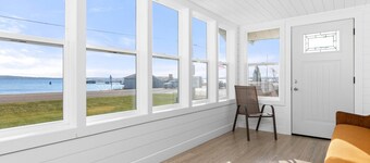 Kaiser House Sleeps 8, Traverse City 3 minutes away!  Pet friendly  