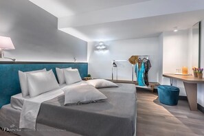 Chambre Quadruple Supérieure, vue jardin | Bureau, chambres insonorisées, Wi-Fi gratuit, draps fournis