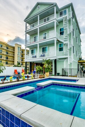 Outdoor pool, a heated pool