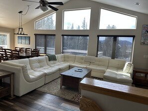 Smart TV, fireplace, video games, DVD player - Spacious 6BR Mountain Getaway!  On Shuttle Route, Hot Tub, Game Room, Sleeps 16+ (Fraser)