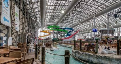 Ski-in / ski-out Jay Peak Resort huoneisto lähellä vesipuisto, luistelu ja vaellus!