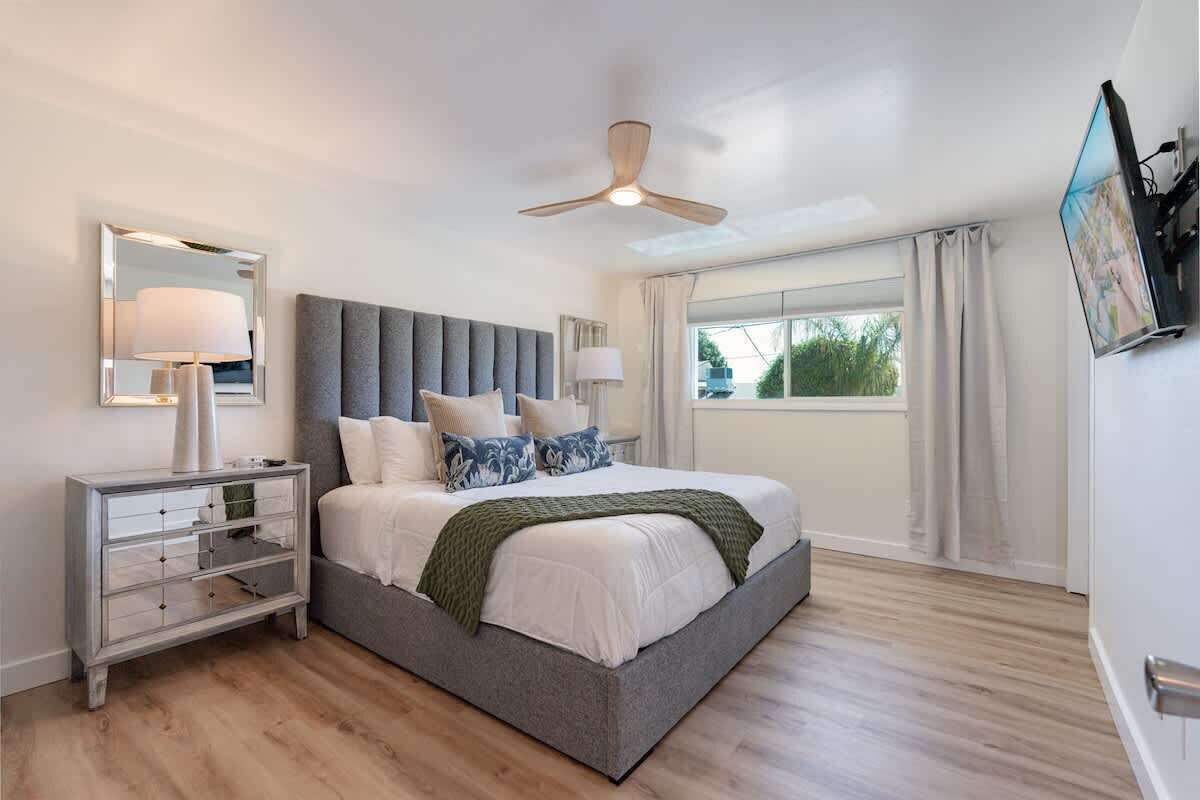 8 habitaciones, tabla de planchar con plancha, wifi y ropa de cama 