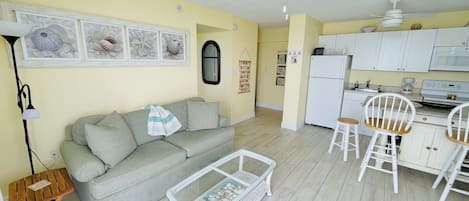 Fernseher, Tischtennisplatte