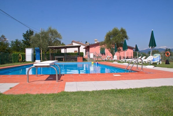 Seasonal outdoor pool