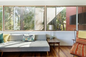 Smart TV, books, offices