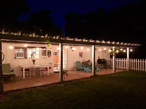 Outdoor dining - Charming Santa Ynez farmhouse (Santa Ynez)
