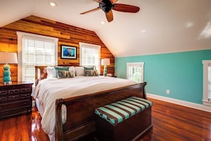 4 bedrooms, desk, iron/ironing board, travel cot