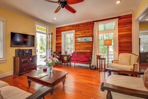 Smart TV, books, stereo, printers