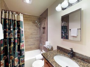 Kostenlose Toilettenartikel, Handtücher