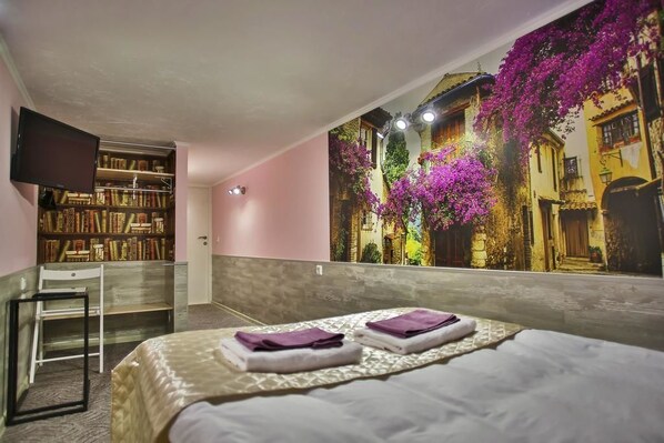 1 bedroom, desk, iron/ironing board, free WiFi