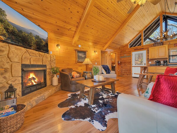 Smart TV, chimenea, videojuegos