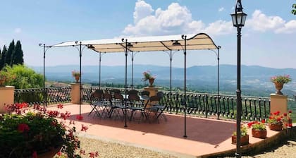Un lujo toscano panorámico - Villa Maria en Fronzano