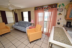 2 bedrooms, iron/ironing board, Internet, bed sheets