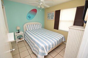 2 slaapkamers, een strijkplank/strijkijzer, internet, beddengoed