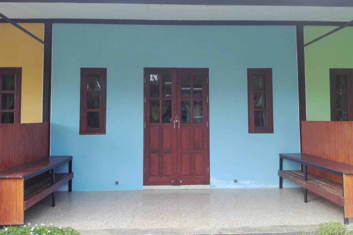 1 bedroom, in-room safe, desk, blackout curtains