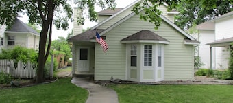 Great Mid-to-Downtown Location only 30 minuets to Glacier National Park!