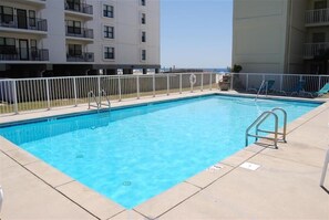 Pool - 🌊🎣 Relax and catch a couple fish- Happiness comes in waves. 🎣🌊 (Gulf Shores)