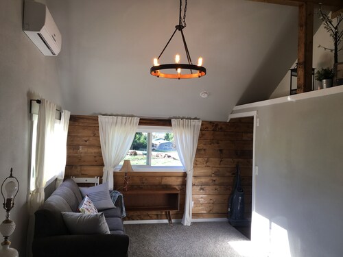 Quiet Cottage in the Country