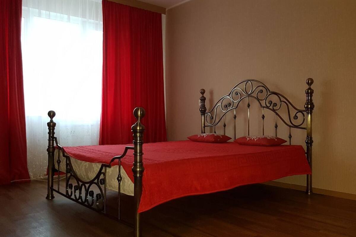 Luxury Apartment, 3 Bedrooms | 1 bedroom, iron/ironing board, free WiFi, bed sheets