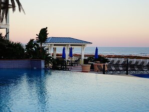 Een verwarmd zwembad