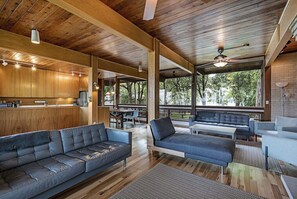 Smart TV, fireplace, DVD player