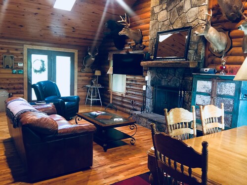 Amazing Secluded Mountain Cabin @ Shenandoah Nat. Park, retkeilyreitit ja kalastus