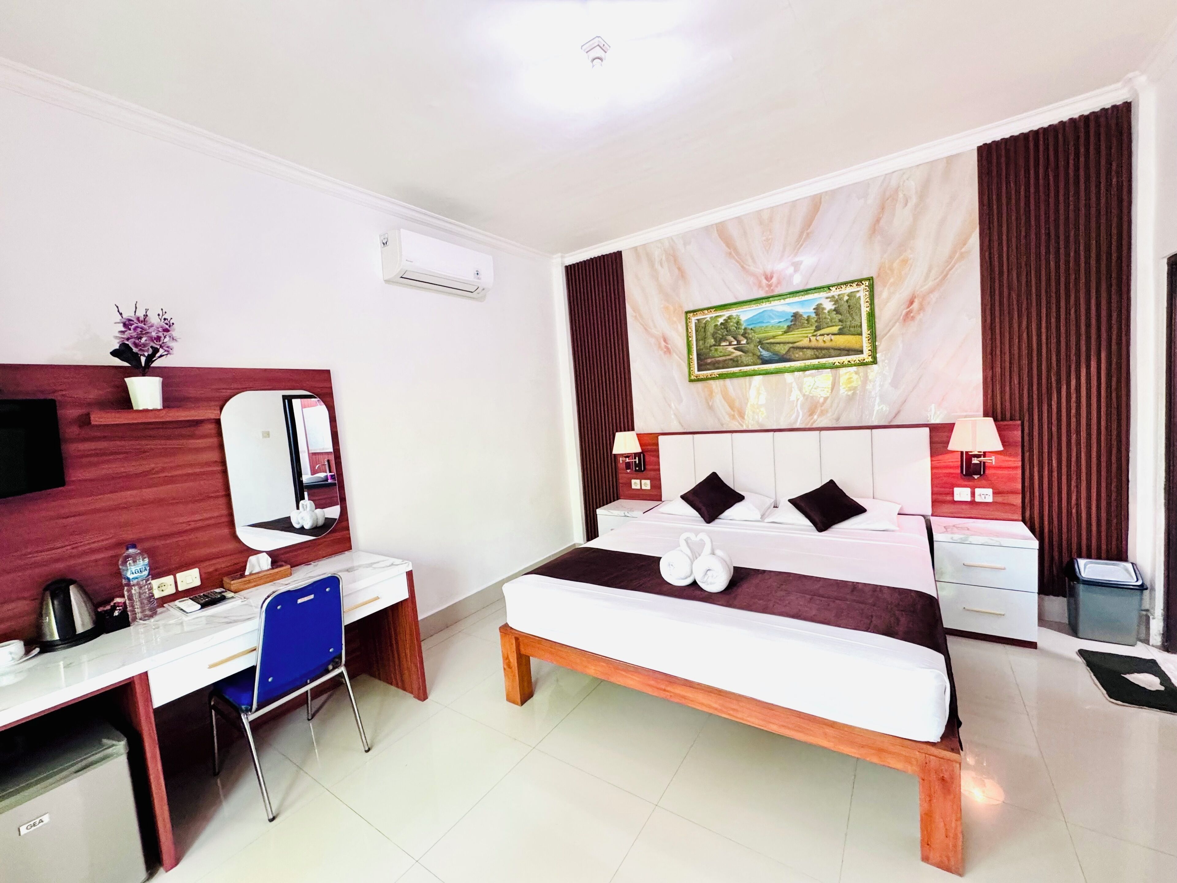 Superior Double Room, Garden View | Premium bedding, minibar, desk, soundproofing