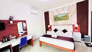 Superior Double Room, Garden View | Premium bedding, minibar, desk, soundproofing