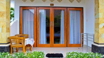 Chambre Double Supérieure, vue jardin | Terrasse/Patio